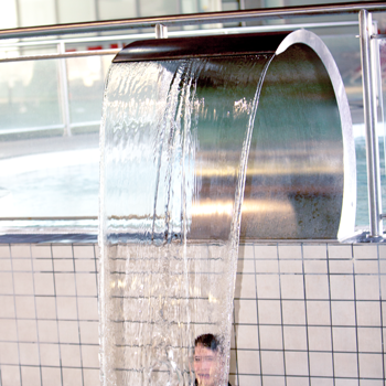 Massagebecken-Wasserfall-350x350 happyland-schwimmbad-wasserfall