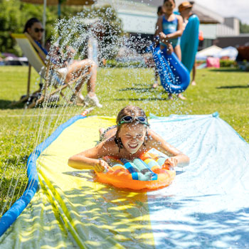 happyland-schwimmbad-wasserfall